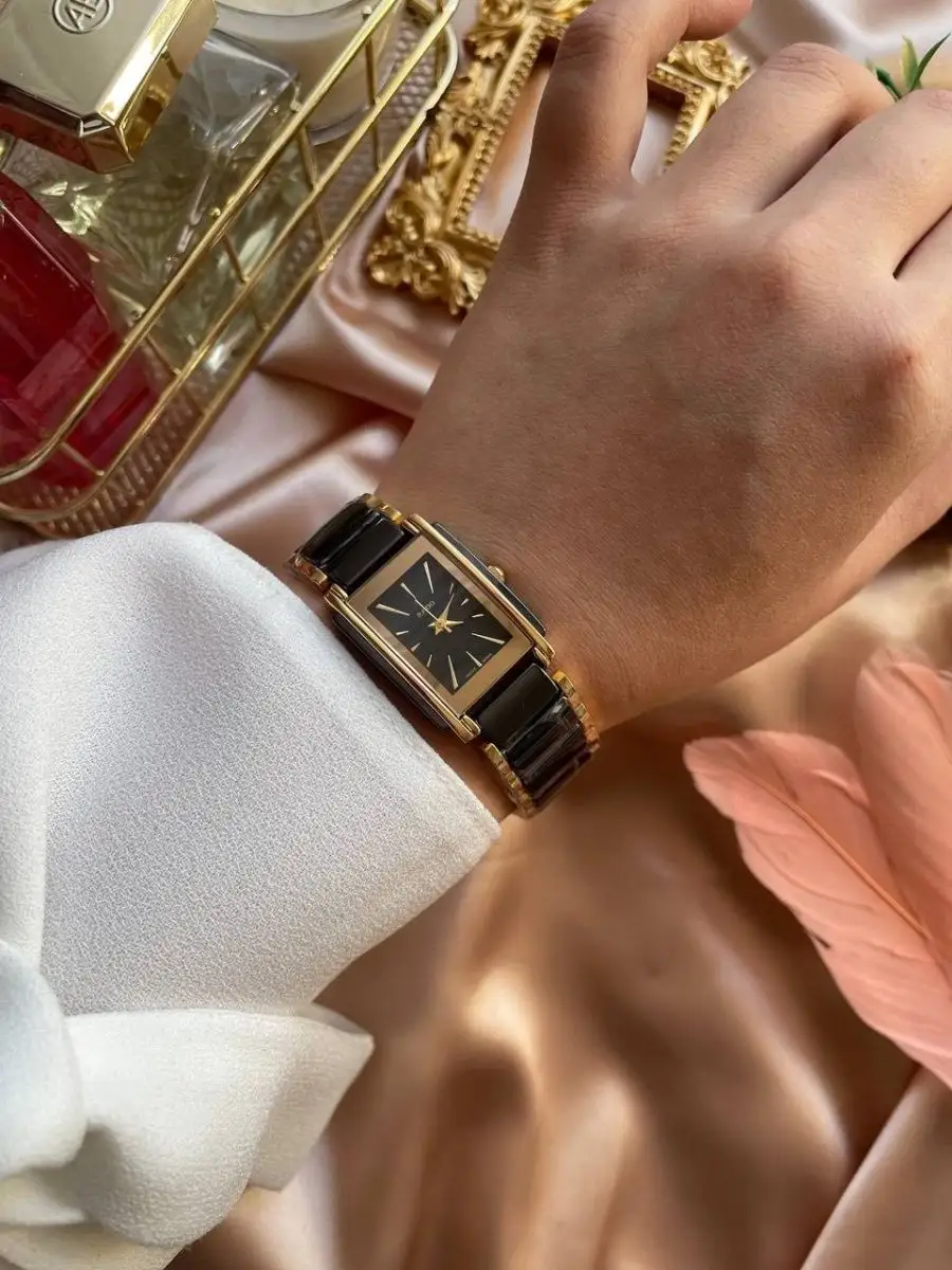 Женские наручные часы на стальном браслете в Москве